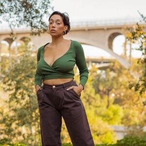 Big Bud Press Wrap Top in Dark Emerald Green, Size 5